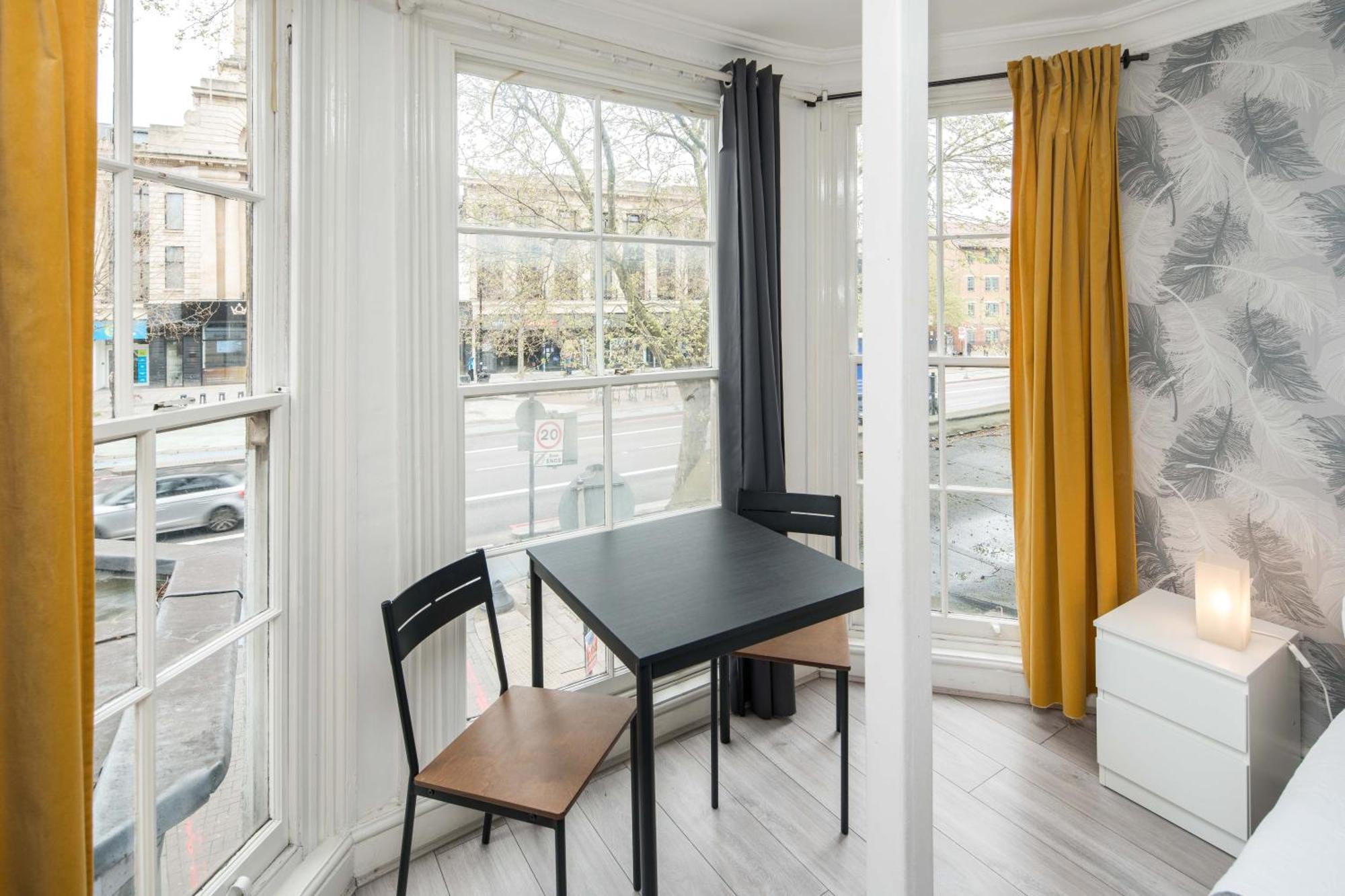 Private Double Room Shared Bathroom Near City Centre London Ngoại thất bức ảnh